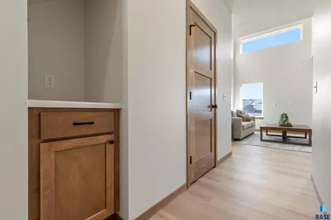 Entry Way - 8005 E Tencate Pl, Sioux Falls, SD 57110 photo 1 of 2