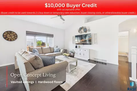 Living - 6909 S Shadow Cir, Sioux Falls, SD 57108 photo 1 of 5