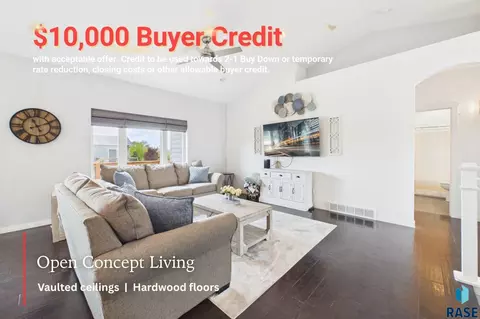 Living - 6909 S Shadow Cir, Sioux Falls, SD 57108 photo 1 of 6