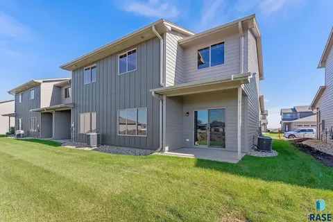 Exterior - 6147 S Bison Pl, Sioux Falls, SD 57108 photo 2 of 3