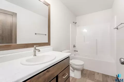 Bath - 6147 S Bison Pl, Sioux Falls, SD 57108 photo 4 of 4