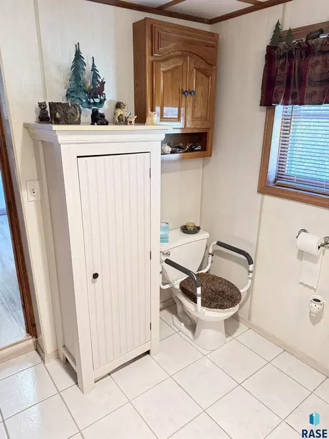 Bath - 141 Elm St E, Monroe, SD 57047 photo 3 of 4