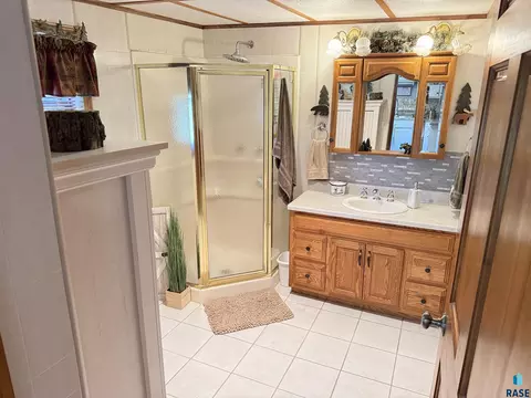 Bath - 141 Elm St E, Monroe, SD 57047 photo 1 of 4