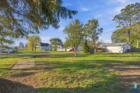 Exterior - 105 E 3rd St, Dell Rapids, SD 57022 photo 4 of 4