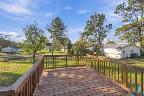 Exterior - 105 E 3rd St, Dell Rapids, SD 57022 photo 1 of 4