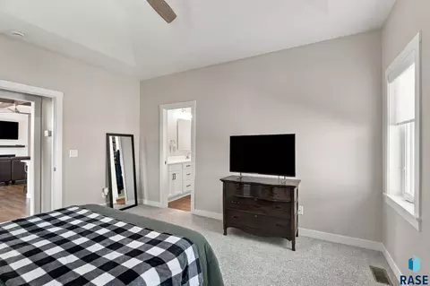 Bedroom - 8013 E Norway Pine Trl, Sioux Falls, SD 57110 photo 3 of 5
