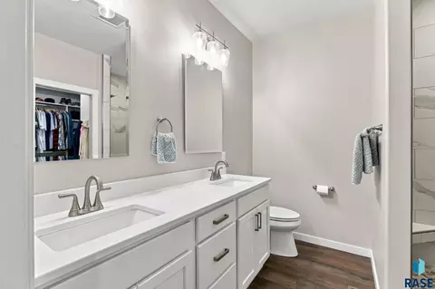 Bath - 8013 E Norway Pine Trl, Sioux Falls, SD 57110 photo 1 of 3