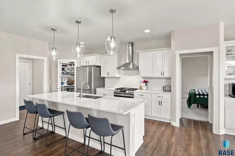 Kitchen - 8013 E Norway Pine Trl, Sioux Falls, SD 57110 photo 2 of 3