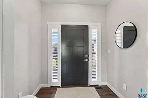Entry Way - 8013 E Norway Pine Trl, Sioux Falls, SD 57110 photo 2 of 2