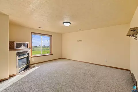 Living - 5224 E Pop Fly Pl, Sioux Falls, SD 57110 photo 2 of 4
