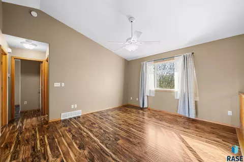 Living - Undisclosed, Sioux Falls, SD 57106 photo 4 of 5