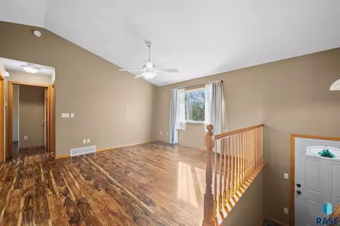 Living - Undisclosed, Sioux Falls, SD 57106 photo 3 of 5