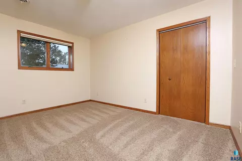 Bedroom - 28265 463rd Ave, Davis, SD 57021 photo 3 of 3