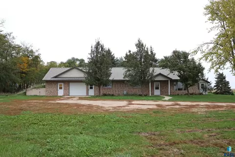 Exterior - 28265 463rd Ave, Davis, SD 57021 photo 10 of 16