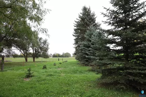 Exterior - 28265 463rd Ave, Davis, SD 57021 photo 16 of 16