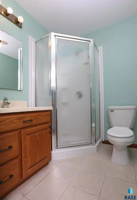 Bath - 28265 463rd Ave, Davis, SD 57021 photo 2 of 2