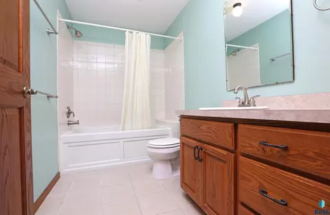 Bath - 28265 463rd Ave, Davis, SD 57021 photo 1 of 2