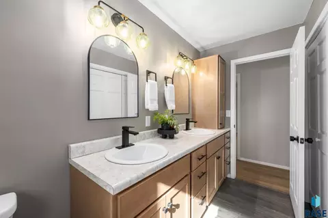Bath - 421 W Charish St, Tea, SD 57064 photo 3 of 5