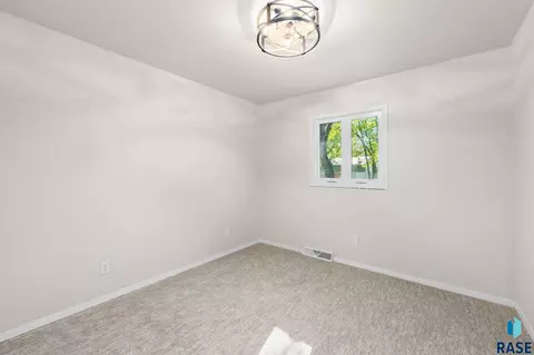 Bedroom - 421 W Charish St, Tea, SD 57064 photo 4 of 6