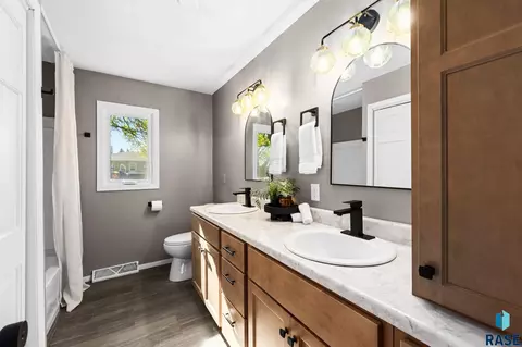 Bath - 421 W Charish St, Tea, SD 57064 photo 1 of 5