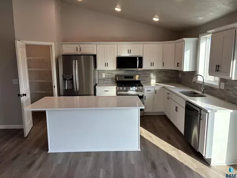 Kitchen - 2208 E Alexa St, Brandon, SD 57005 photo 2 of 2