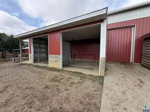 Exterior - 27038 459th Ave, Parker, SD 57053 photo 12 of 15