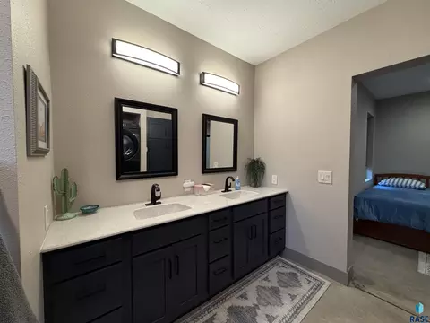 Bath - 27038 459th Ave, Parker, SD 57053 photo 6 of 6