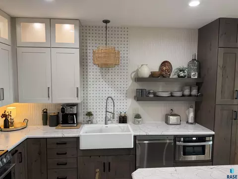 Kitchen - 27038 459th Ave, Parker, SD 57053 photo 4 of 4