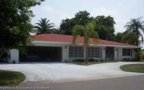933 Killarney Dr, Sebring, FL 33870 photo 1