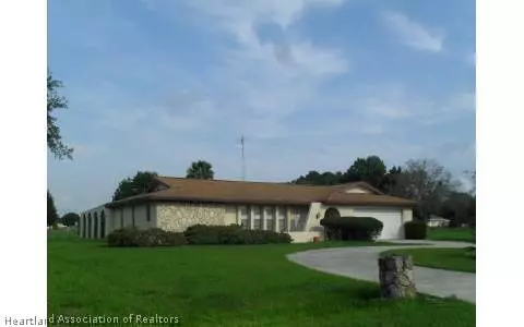 516 Cherry Tree Dr, Sebring, FL 33870 photo 1