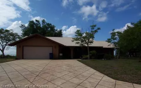 2518 Summit Dr, Sebring, FL 33870 photo 1