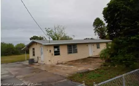 1084 13th, Okeechobee, FL 34974 photo 1