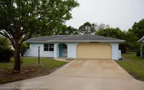 308 Robin Ave, Sebring, FL 33870 photo 1