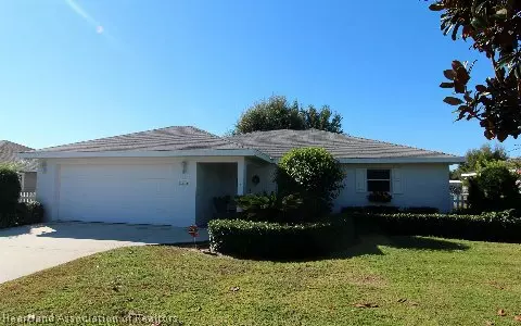 717 Summit Dr, Sebring, FL 33870 photo 1