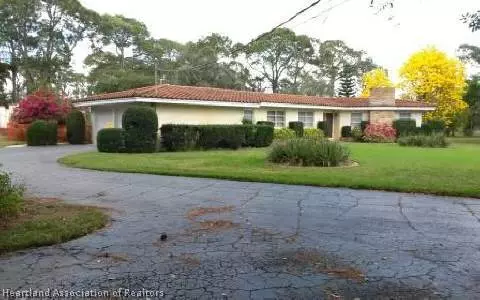 1021 Pine Tree Cir, Sebring, FL 33875 photo 1