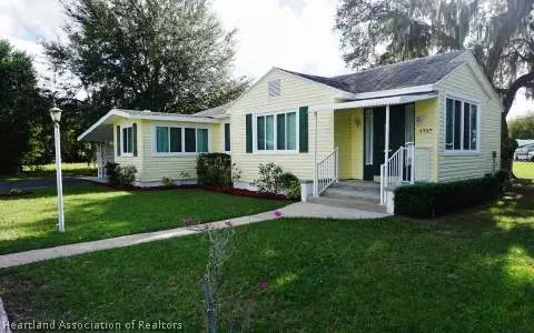 1707 Crescent Dr, Sebring, FL 33870 photo 1