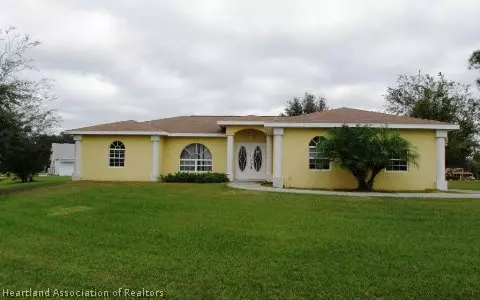 137 Friendly Cir, Sebring, FL 33876 photo 1