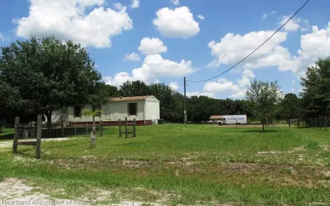 500 Serene Ln, Lorida, FL 33857 photo 2