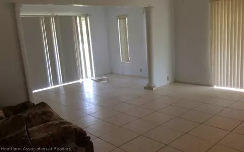 303 Thrush Ave, Sebring, FL 33870 photo 3