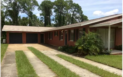 303 Thrush Ave, Sebring, FL 33870 photo 1