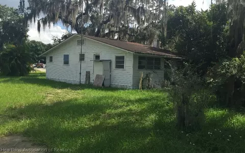 460 Magnolia Ave, Sebring, FL 33870 photo 2