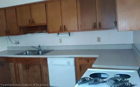 111 E State St, Avon Park, FL 33825 photo 2
