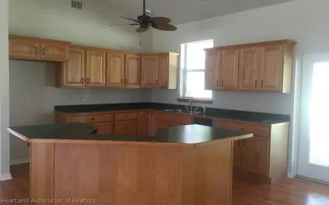2835 Nutmeg Ct, Sebring, FL 33872 photo 6