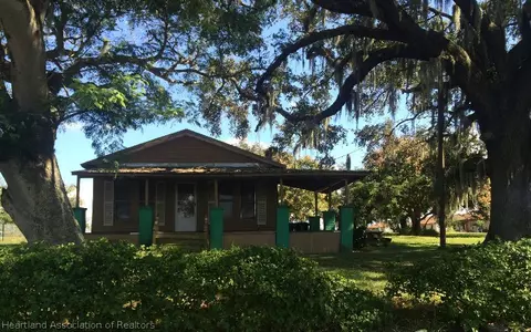 811 S Palm Ave, Frostproof, FL 33843 photo 1