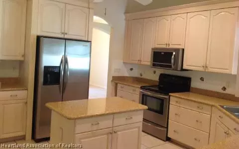 5411 Angelo Cir, Sebring, FL 33872 photo 2