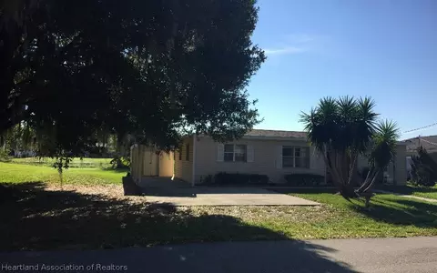 817 Killarney Dr, Sebring, FL 33870 photo 1