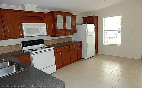 1821 E Robin Ave, Sebring, FL 33870 photo 4