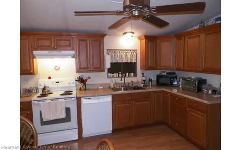 408 Pine Tree Ln, Sebring, FL 33872 photo 5