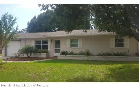 212 Robin Ave, Sebring, FL 33870 photo 2