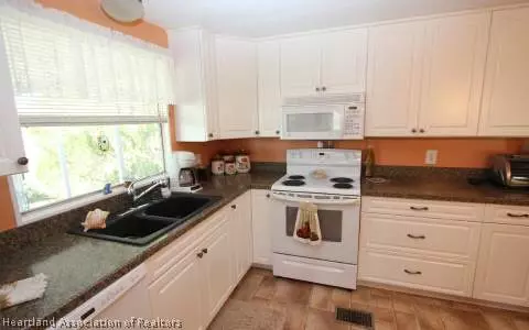 3217 Ashley Ct, Sebring, FL 33870 photo 3